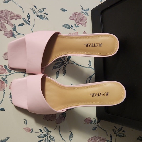 "Tinkle Me Pink" Sandal - Picture 1 of 4